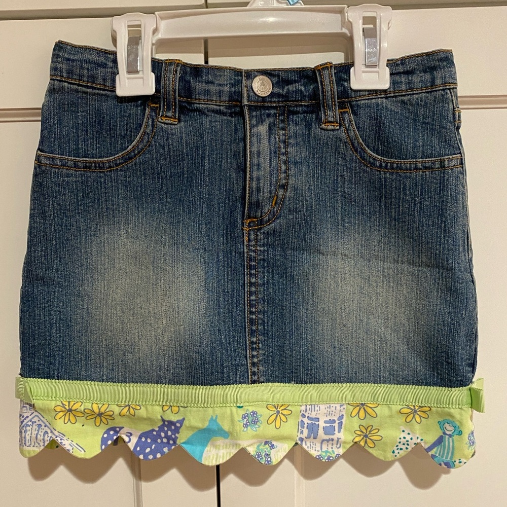 Lilly Pulitzer classic girls denim skirt size 6X.